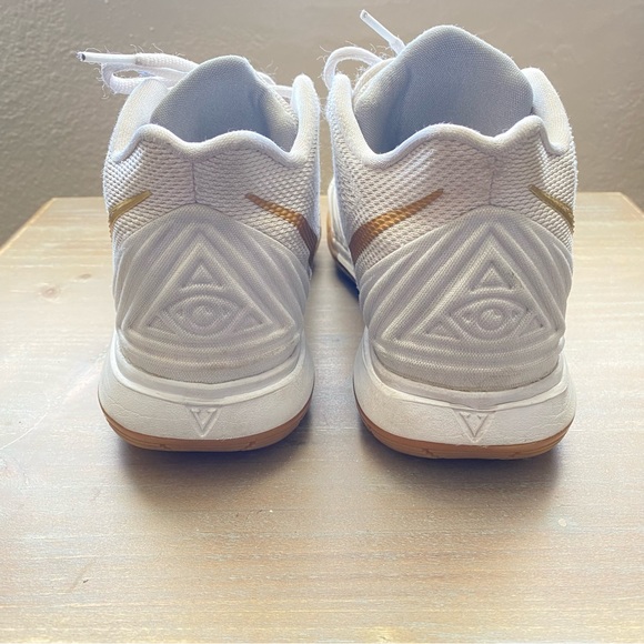 2019 Kyrie 5 GS 'Irish' size 5Y - Picture 2 of 8